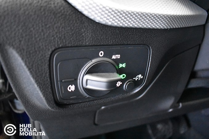 AUDI Q2 30 TDI S tronic Business